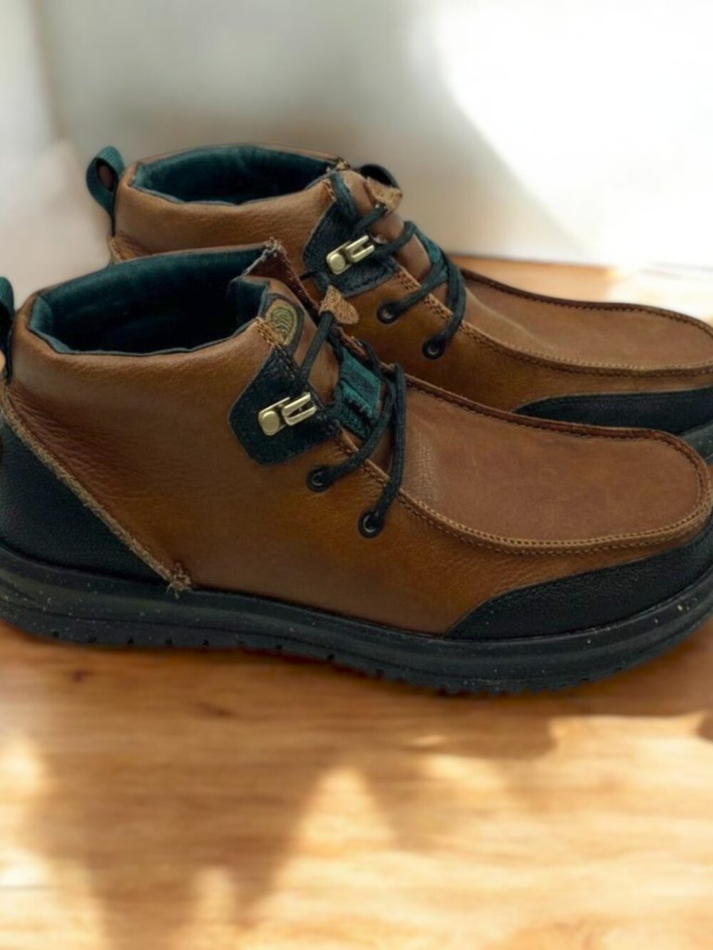 Men's Size 9 HEY DUDE  Bradley Chukka Boots Brown/Black Casual Shoes 44864-22G
